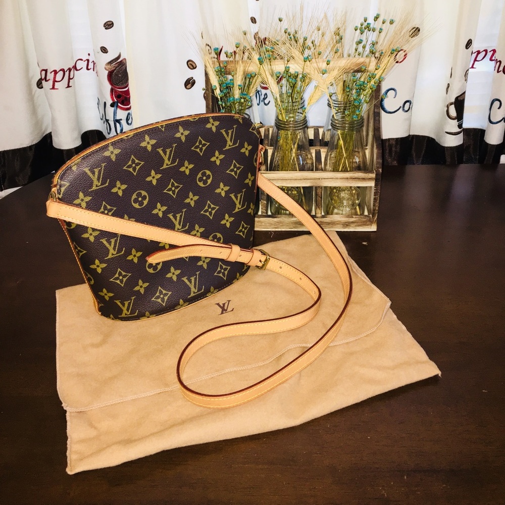 Authentic Louis Vuitton Druout